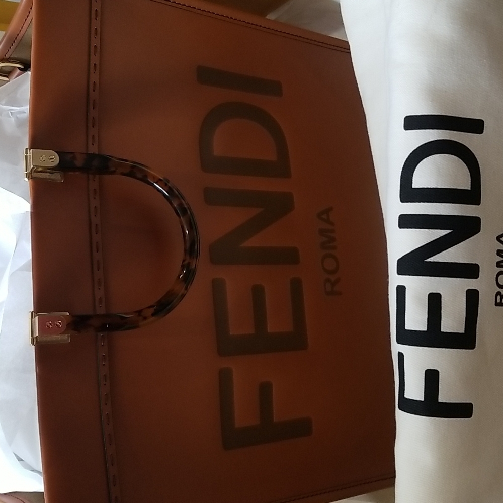NWT FENDI SUNSHINE TOTE - Picture 7 of 9